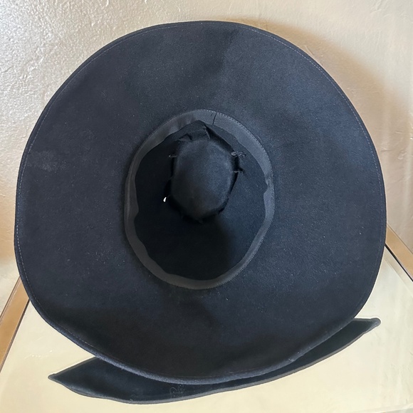 GRACEFUL 1940\'s BLACK FELT WIDE BRIM HAT + GROSGRAIN TRIM + CONICAL SHAPED CROWN main image 10